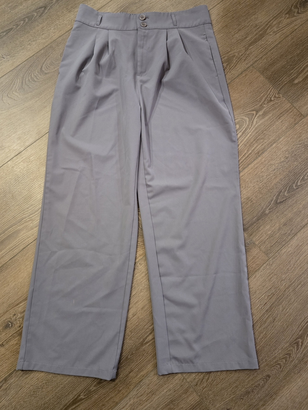 HALARA Women's Pleated Chinos in Light Gray